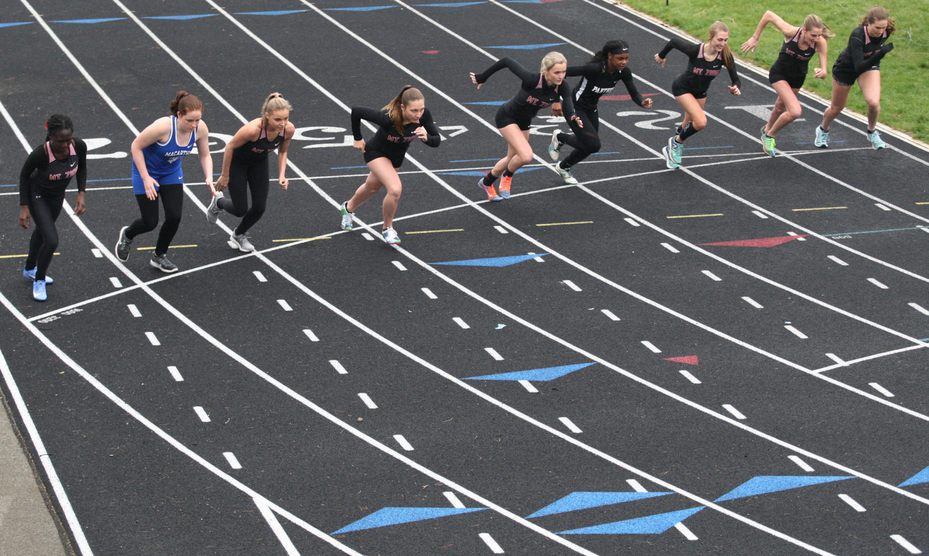 800 Meter Run 4.23.18.jpg